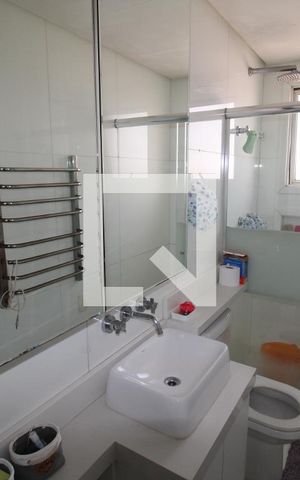 Apartamento à venda com 321m², 4 quartos e 6 vagasQuarto 3 - Banheiro