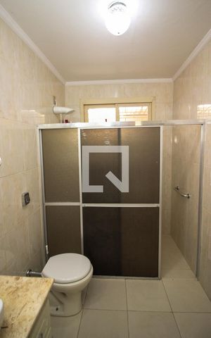Casa para alugar com 220m², 4 quartos e 2 vagas Casa para alugar com 220m², 4 quartos e 2 vagasBanheiro da Suíte
