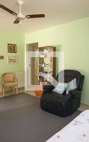 Casa para alugar com 220m², 4 quartos e 2 vagas Casa para alugar com 220m², 4 quartos e 2 vagasQuarto Suíte
