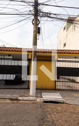 Casa à venda com 100m², 3 quartos e 1 vaga Casa à venda com 100m², 3 quartos e 1 vagaFachada