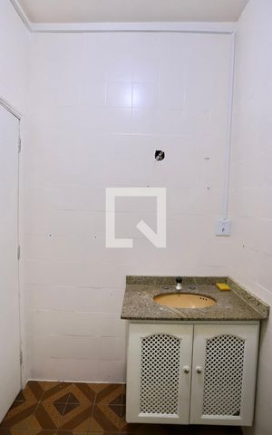 Casa à venda com 220m², 2 quartos e 3 vagas Casa à venda com 220m², 2 quartos e 3 vagasBanheiro