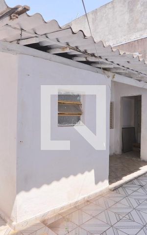 Casa à venda com 220m², 2 quartos e 3 vagas Casa à venda com 220m², 2 quartos e 3 vagasQuintal