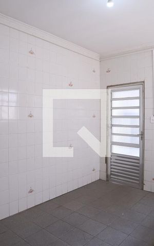 Casa à venda com 220m², 2 quartos e 3 vagas Casa à venda com 220m², 2 quartos e 3 vagasCozinha