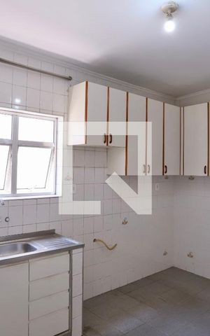 Casa à venda com 220m², 2 quartos e 3 vagas Casa à venda com 220m², 2 quartos e 3 vagasCozinha