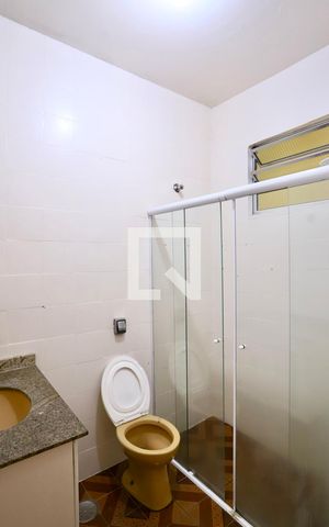 Casa à venda com 220m², 2 quartos e 3 vagas Casa à venda com 220m², 2 quartos e 3 vagasBanheiro