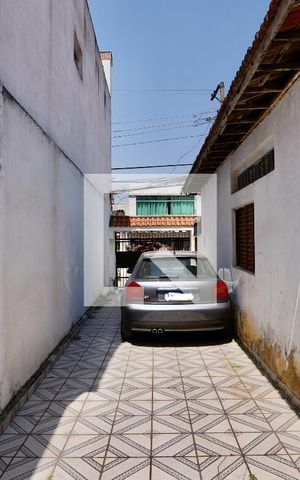 Casa à venda com 220m², 2 quartos e 3 vagas Casa à venda com 220m², 2 quartos e 3 vagasGaragem