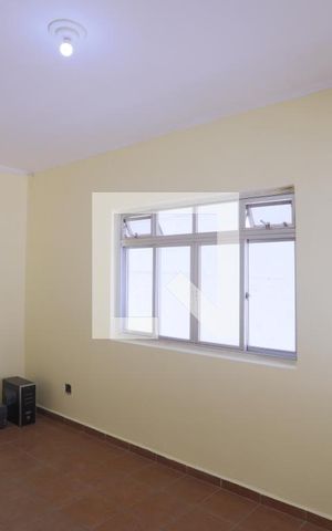Casa à venda com 220m², 2 quartos e 3 vagas Casa à venda com 220m², 2 quartos e 3 vagasSala