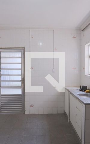 Casa à venda com 220m², 2 quartos e 3 vagas Casa à venda com 220m², 2 quartos e 3 vagasCozinha