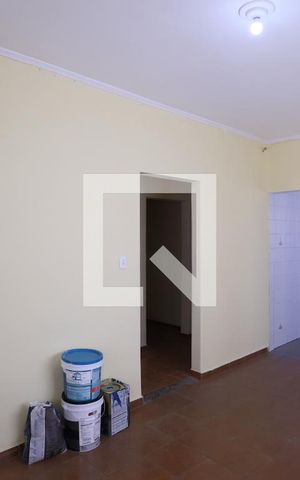 Casa à venda com 220m², 2 quartos e 3 vagas Casa à venda com 220m², 2 quartos e 3 vagasSala