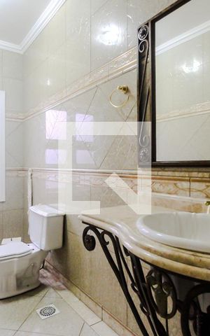 Casa à venda com 650m², 5 quartos e 6 vagas Casa à venda com 650m², 5 quartos e 6 vagasLavabo