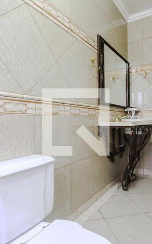 Casa à venda com 650m², 5 quartos e 6 vagas Casa à venda com 650m², 5 quartos e 6 vagasLavabo
