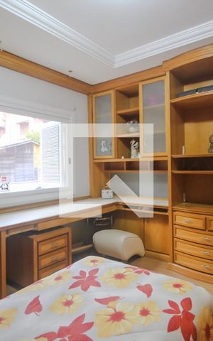Casa à venda com 650m², 5 quartos e 6 vagas Casa à venda com 650m², 5 quartos e 6 vagasQuarto 2