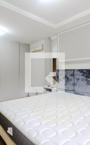 Casa à venda com 650m², 5 quartos e 6 vagas Casa à venda com 650m², 5 quartos e 6 vagasSuíte