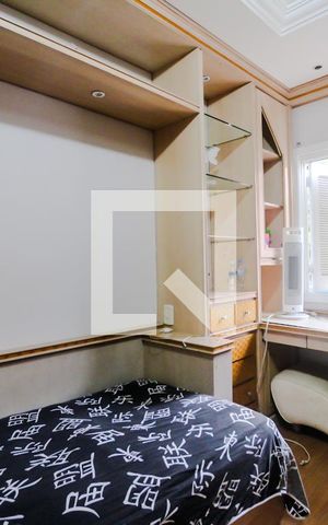 Casa à venda com 650m², 5 quartos e 6 vagas Casa à venda com 650m², 5 quartos e 6 vagasQuarto 3