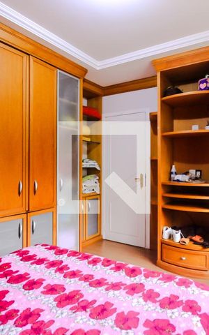Casa à venda com 650m², 5 quartos e 6 vagas Casa à venda com 650m², 5 quartos e 6 vagasQuarto 1