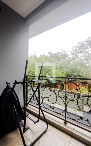 Casa à venda com 650m², 5 quartos e 6 vagas Casa à venda com 650m², 5 quartos e 6 vagasVaranda