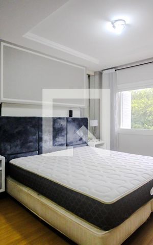 Casa à venda com 650m², 5 quartos e 6 vagas Casa à venda com 650m², 5 quartos e 6 vagasSuíte