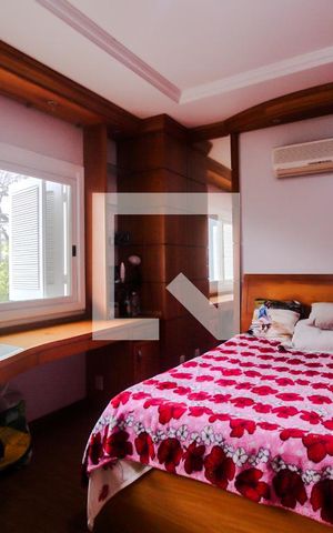 Casa à venda com 650m², 5 quartos e 6 vagas Casa à venda com 650m², 5 quartos e 6 vagasQuarto 1