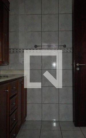 Casa à venda com 370m², 4 quartos e 4 vagasBanheiro Corredor