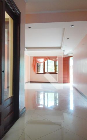 Casa à venda com 370m², 4 quartos e 4 vagasSala