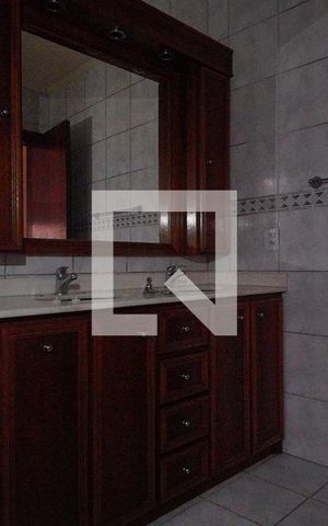 Casa à venda com 370m², 4 quartos e 4 vagasBanheiro Corredor