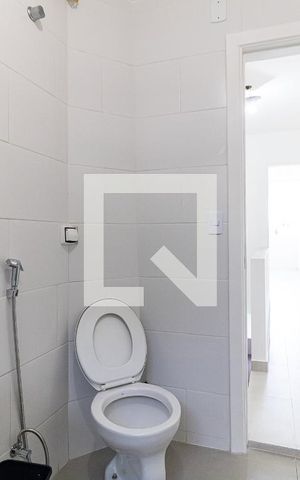 Casa para alugar com 90m², 2 quartos e 1 vaga Casa para alugar com 90m², 2 quartos e 1 vagaBanheiro