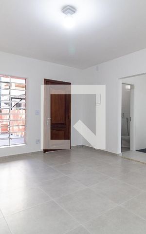 Casa para alugar com 90m², 2 quartos e 1 vaga Casa para alugar com 90m², 2 quartos e 1 vagaSala