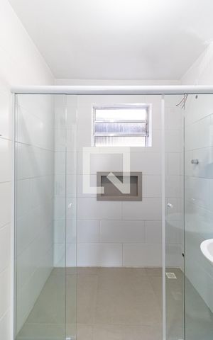 Casa para alugar com 90m², 2 quartos e 1 vaga Casa para alugar com 90m², 2 quartos e 1 vagaBanheiro