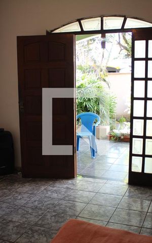 Casa à venda com 200m², 3 quartos e 3 vagasSala