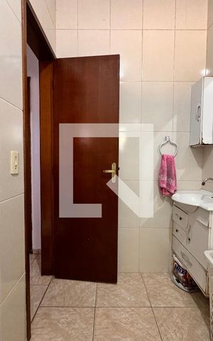 Casa à venda com 80m², 2 quartos e 2 vagas Casa à venda com 80m², 2 quartos e 2 vagasBanheiro