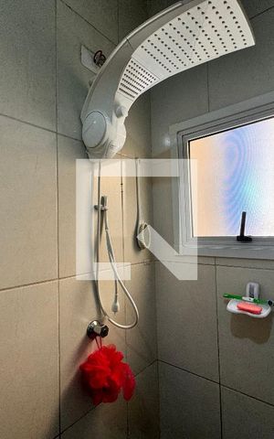 Casa à venda com 80m², 2 quartos e 2 vagas Casa à venda com 80m², 2 quartos e 2 vagasBanheiro