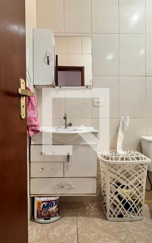 Casa à venda com 80m², 2 quartos e 2 vagas Casa à venda com 80m², 2 quartos e 2 vagasBanheiro