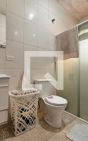 Casa à venda com 80m², 2 quartos e 2 vagas Casa à venda com 80m², 2 quartos e 2 vagasBanheiro