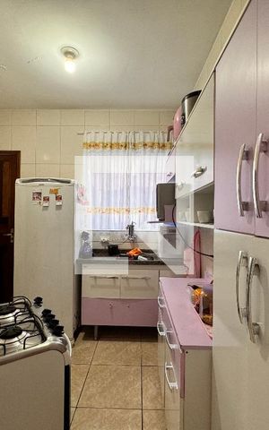Casa à venda com 80m², 2 quartos e 2 vagas Casa à venda com 80m², 2 quartos e 2 vagasCozinha