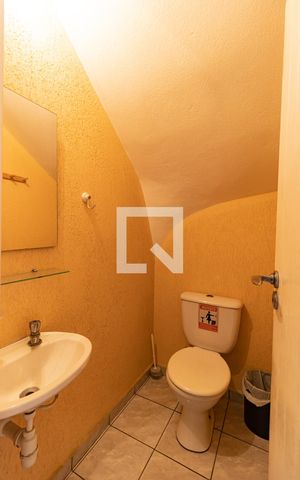 Casa à venda com 200m², 10 quartos e sem vaga Casa à venda com 200m², 10 quartos e sem vagaBanheiro 3 - Segundo Piso