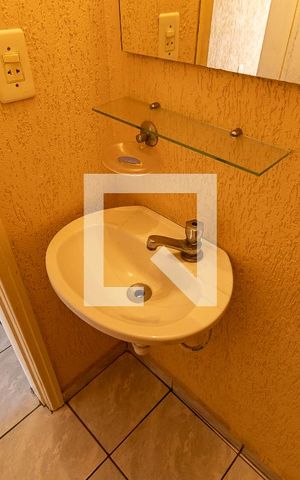 Casa à venda com 200m², 10 quartos e sem vaga Casa à venda com 200m², 10 quartos e sem vagaBanheiro 3 - Segundo Piso