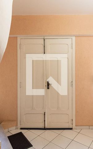 Casa à venda com 200m², 10 quartos e sem vaga Casa à venda com 200m², 10 quartos e sem vagaHall de Entrada - Piso Térreo