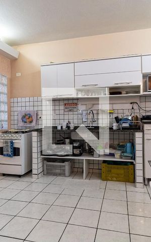 Casa à venda com 200m², 10 quartos e sem vaga Casa à venda com 200m², 10 quartos e sem vagaCozinha - Segundo Piso