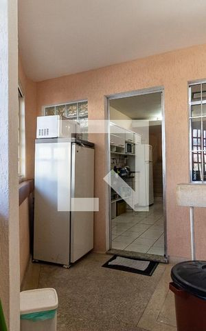 Casa à venda com 200m², 10 quartos e sem vaga Casa à venda com 200m², 10 quartos e sem vagaHall - Segundo Piso