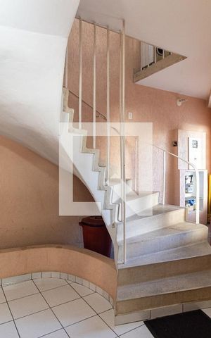Casa à venda com 200m², 10 quartos e sem vaga Casa à venda com 200m², 10 quartos e sem vagaHall de Entrada - Piso Térreo