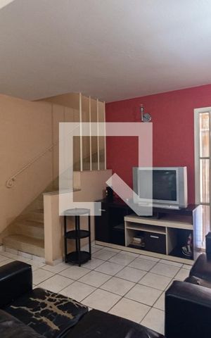 Casa à venda com 200m², 10 quartos e sem vaga Casa à venda com 200m², 10 quartos e sem vagaSala - Segundo Piso