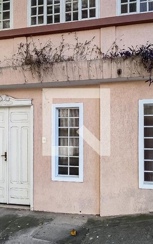 Casa à venda com 200m², 10 quartos e sem vaga Casa à venda com 200m², 10 quartos e sem vagaFachada