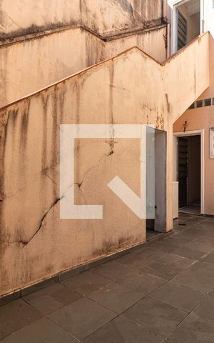 Casa à venda com 200m², 10 quartos e sem vaga Casa à venda com 200m², 10 quartos e sem vagaQuintal - Piso Térreo