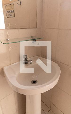 Casa à venda com 200m², 10 quartos e sem vaga Casa à venda com 200m², 10 quartos e sem vagaBanheiro 2 - Piso Térreo