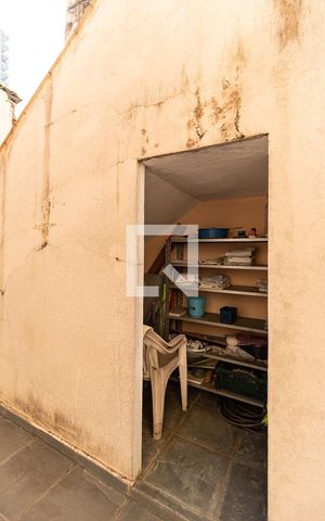 Casa à venda com 200m², 10 quartos e sem vaga Casa à venda com 200m², 10 quartos e sem vagaQuintal - Piso Térreo