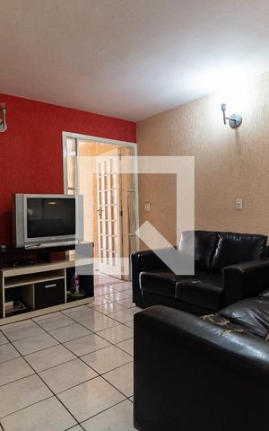 Casa à venda com 200m², 10 quartos e sem vaga Casa à venda com 200m², 10 quartos e sem vagaSala - Segundo Piso