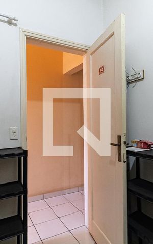 Casa à venda com 200m², 10 quartos e sem vaga Casa à venda com 200m², 10 quartos e sem vagaQuarto 5 - Terceiro Piso