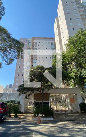 Apartamento para alugar com 45m², 2 quartos e 1 vaga Apartamento para alugar com 45m², 2 quartos e 1 vagaFachada