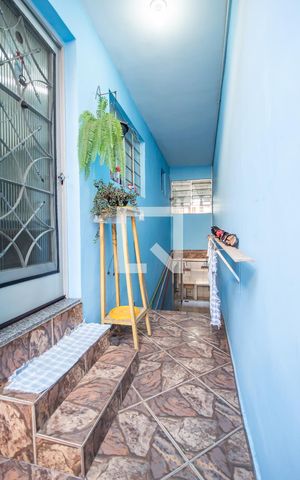 Casa à venda com 221m², 2 quartos e 4 vagas Casa à venda com 221m², 2 quartos e 4 vagasCorredor
