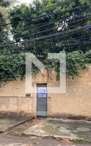 Casa à venda com 200m², 4 quartos e 3 vagas Casa à venda com 200m², 4 quartos e 3 vagasFachada